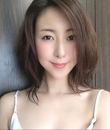 【松下纱荣子个人资料|作品番号全集】空姐变身最美女优