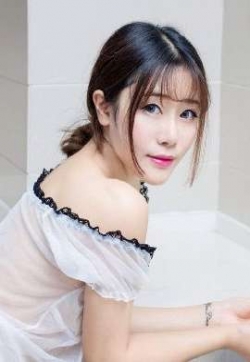 内地优美简单性感美女美胸透明睡衣写真图片图片大全