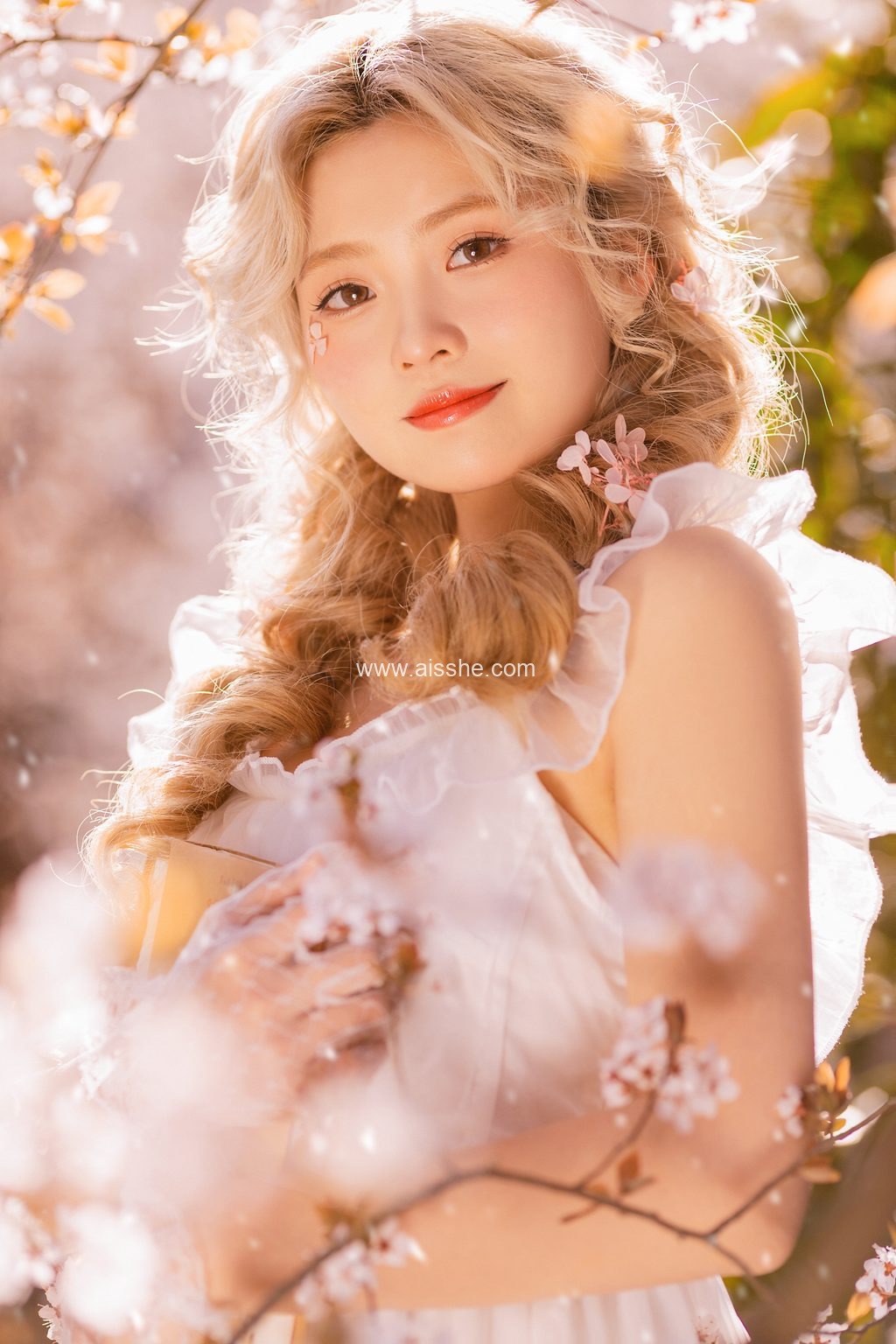 [YITUYU艺图语]2023.03.27 樱花树下的春意 羔丽代