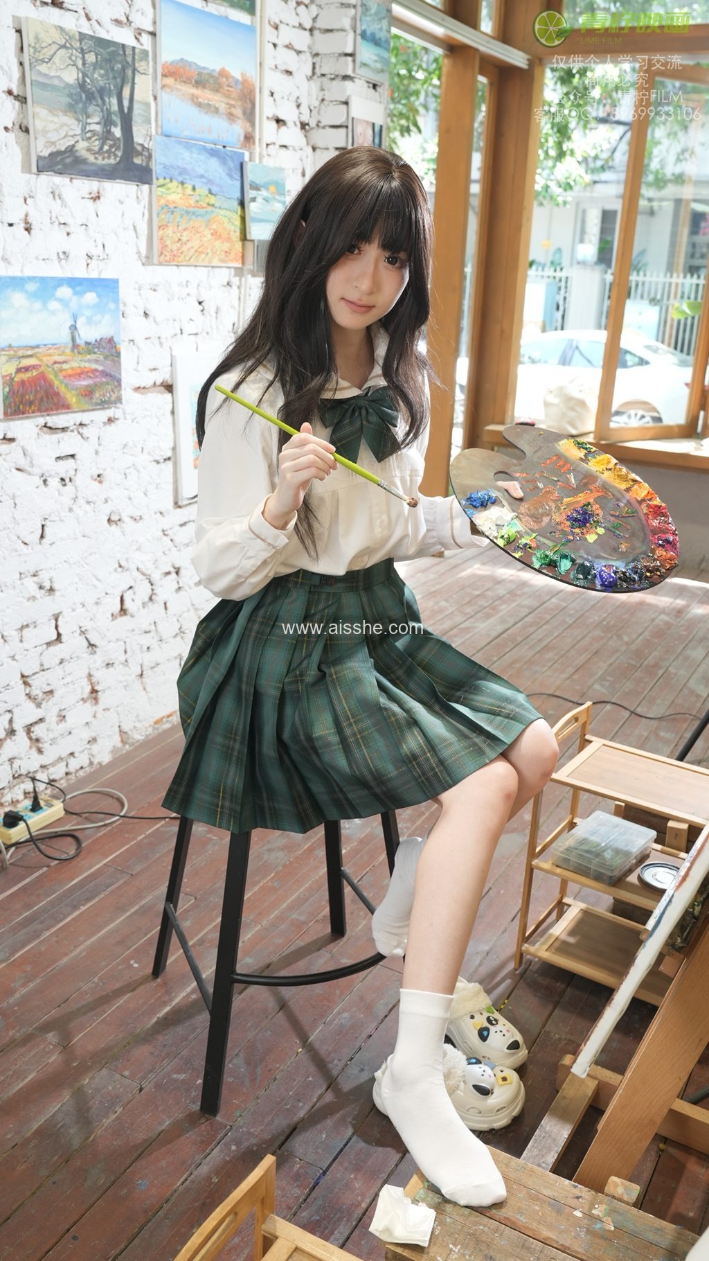 [青柠映画]No.29 AN 画室JK+油画素材（白袜白丝裸足展示）（只有照片版）