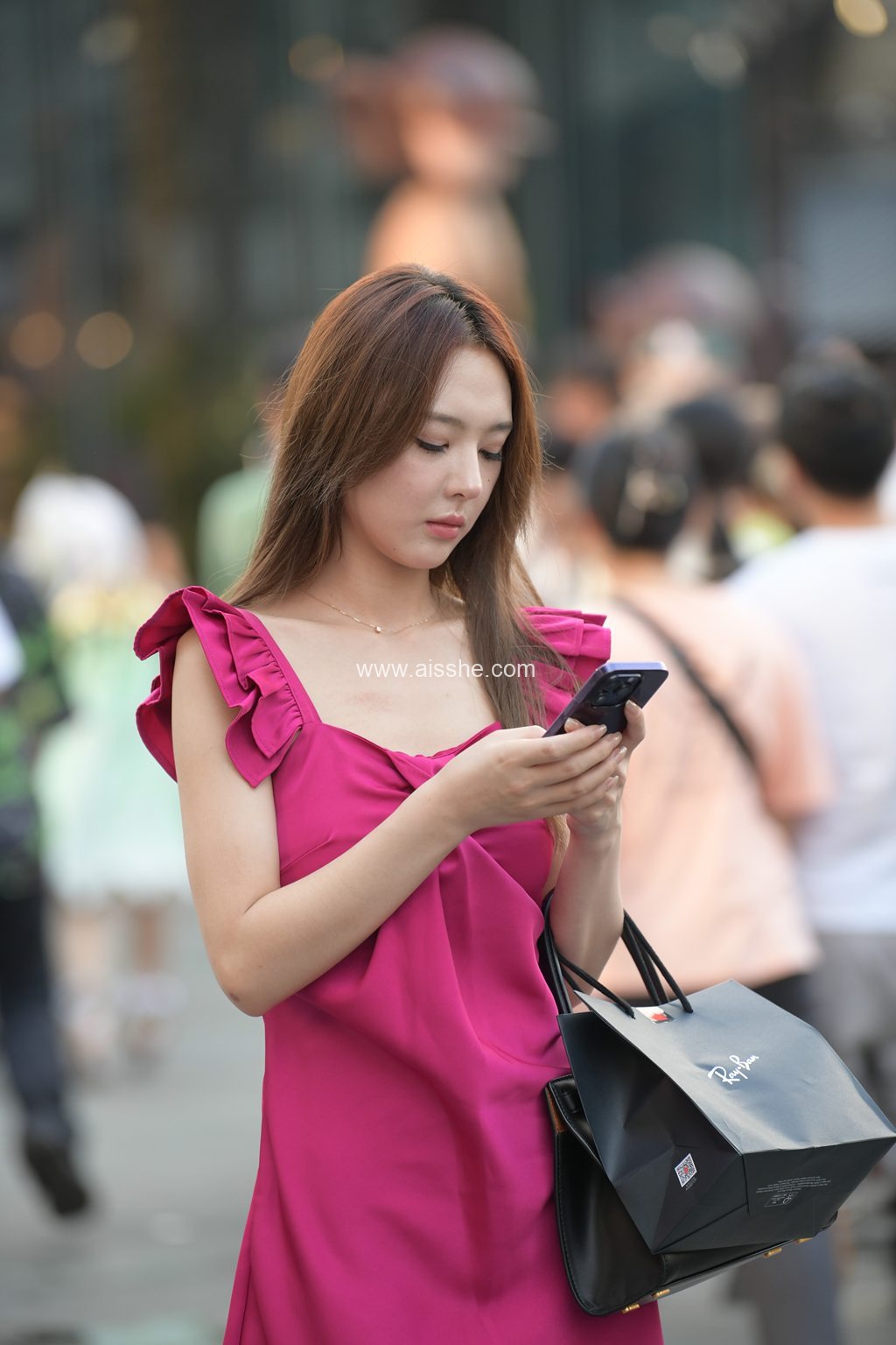 精选街拍作品 NO.2636 完美粉色吊带裙