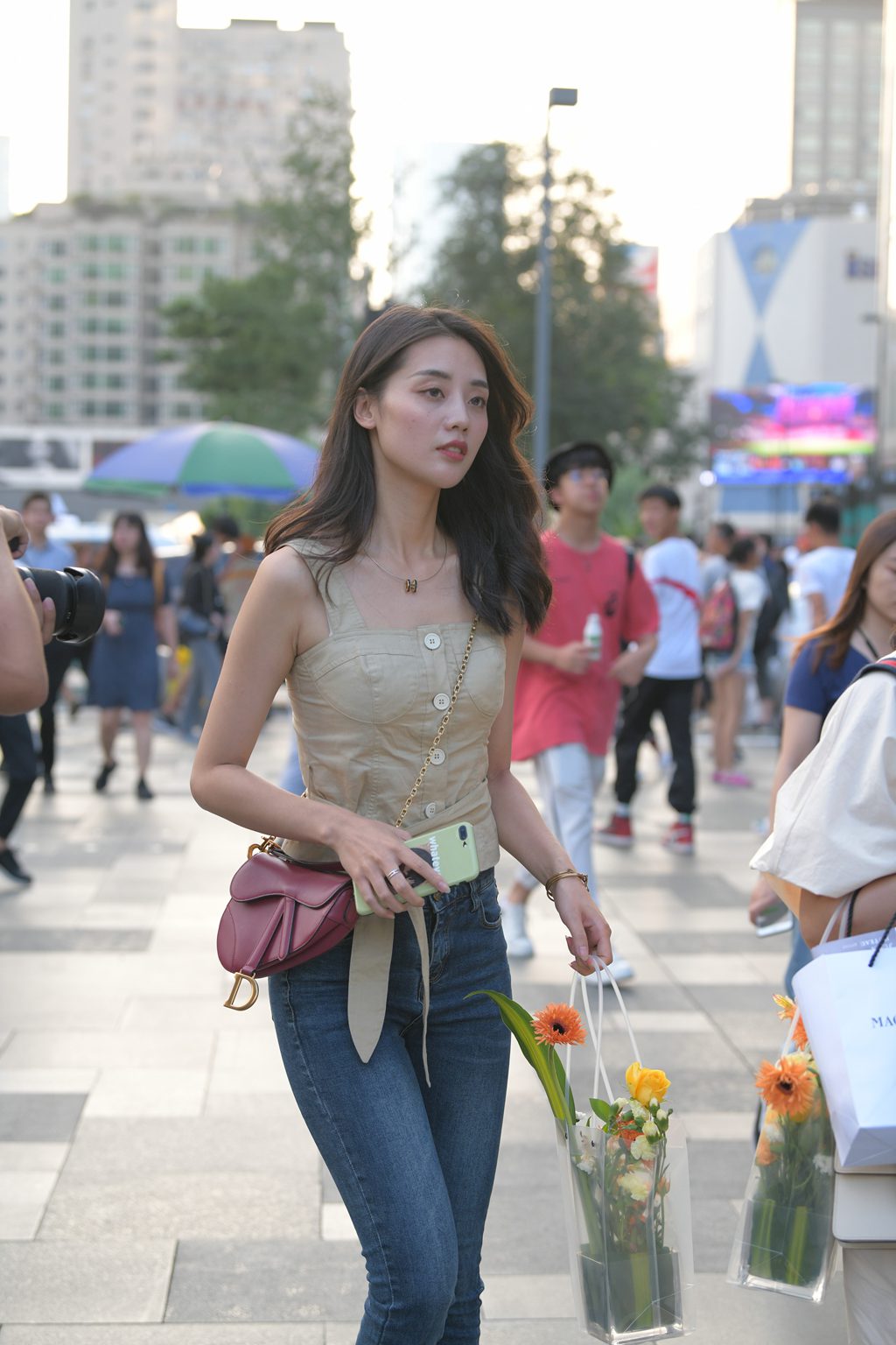 精选街拍作品 NO.2595 温婉优雅牛仔裤