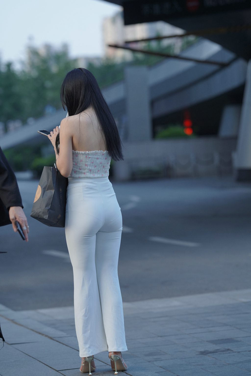 精选街拍作品 NO.2585 恬静优雅白色系