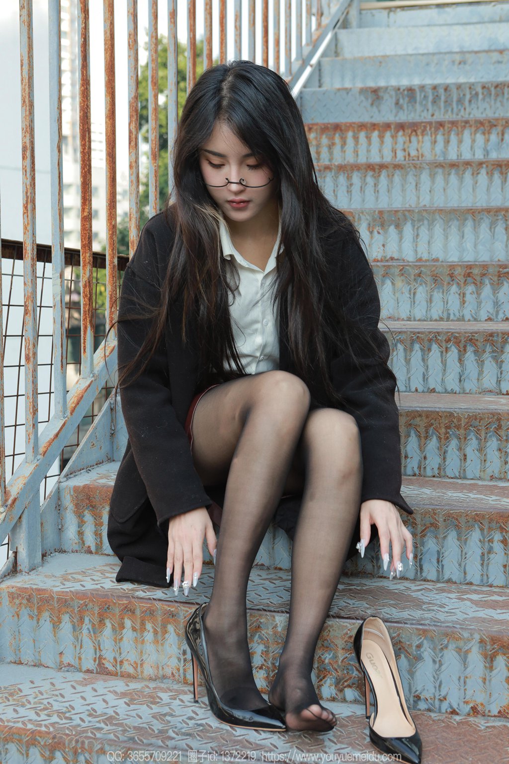 [IESS异思趣向] 2024.12.22 丝享家 1930 小宝《眼镜美女》