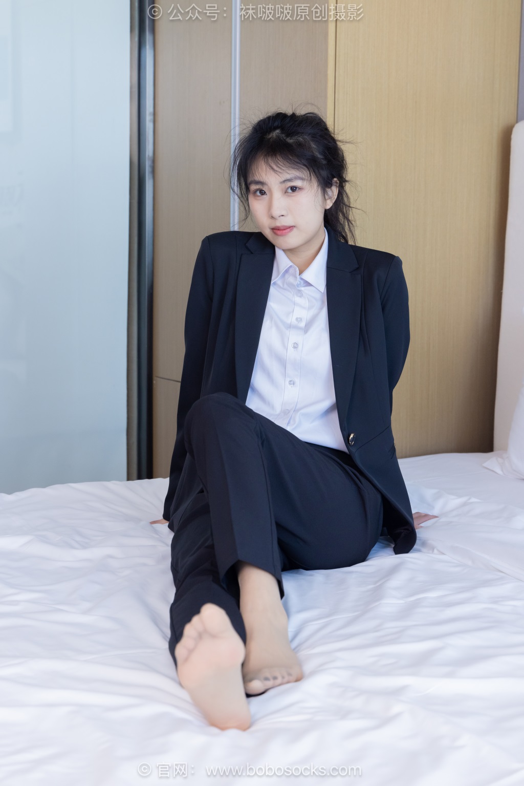 [BoBoSocks袜啵啵] NO.489 奶油-两双高跟鞋、薄肉丝（脚尖微加固款）ol制服裤里丝、黑色美甲（花絮版）